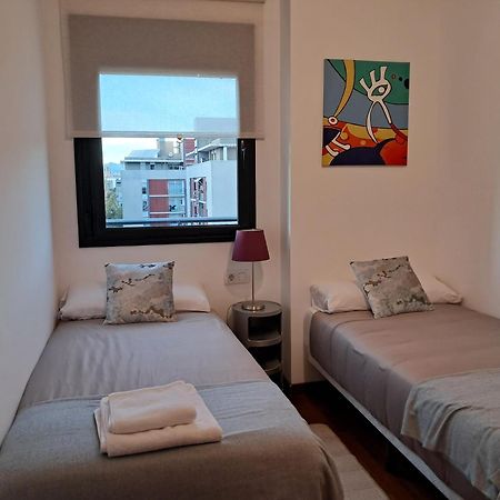 Modern Apartment, With Parking, Close To The Beach!! Sant Adria de Besos Buitenkant foto