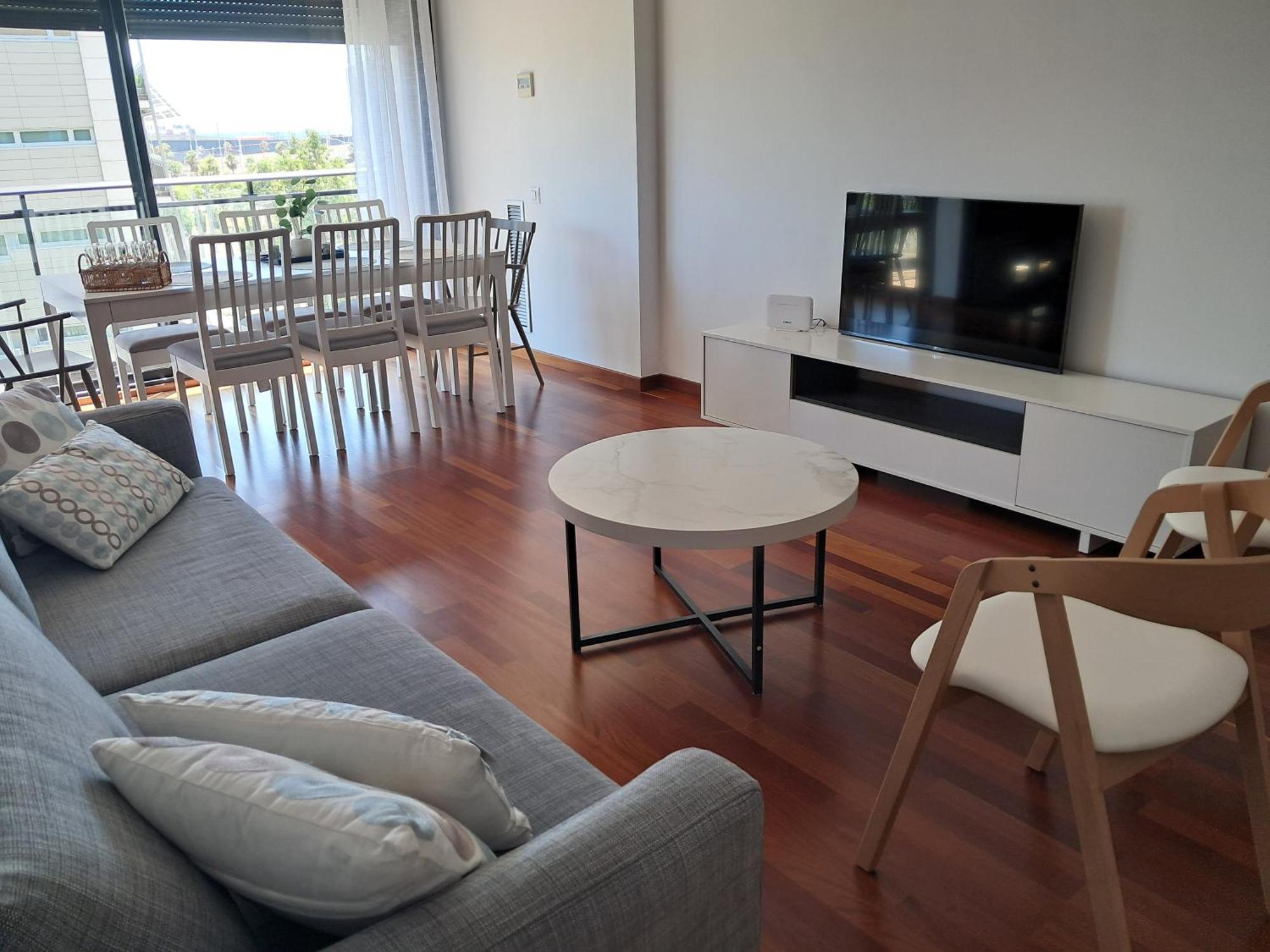 Modern Apartment, With Parking, Close To The Beach!! Sant Adria de Besos Buitenkant foto