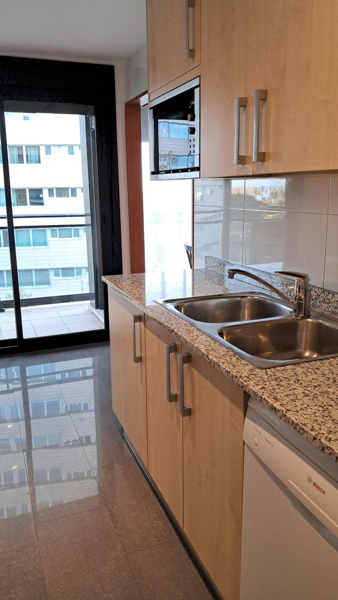 Modern Apartment, With Parking, Close To The Beach!! Sant Adria de Besos Buitenkant foto