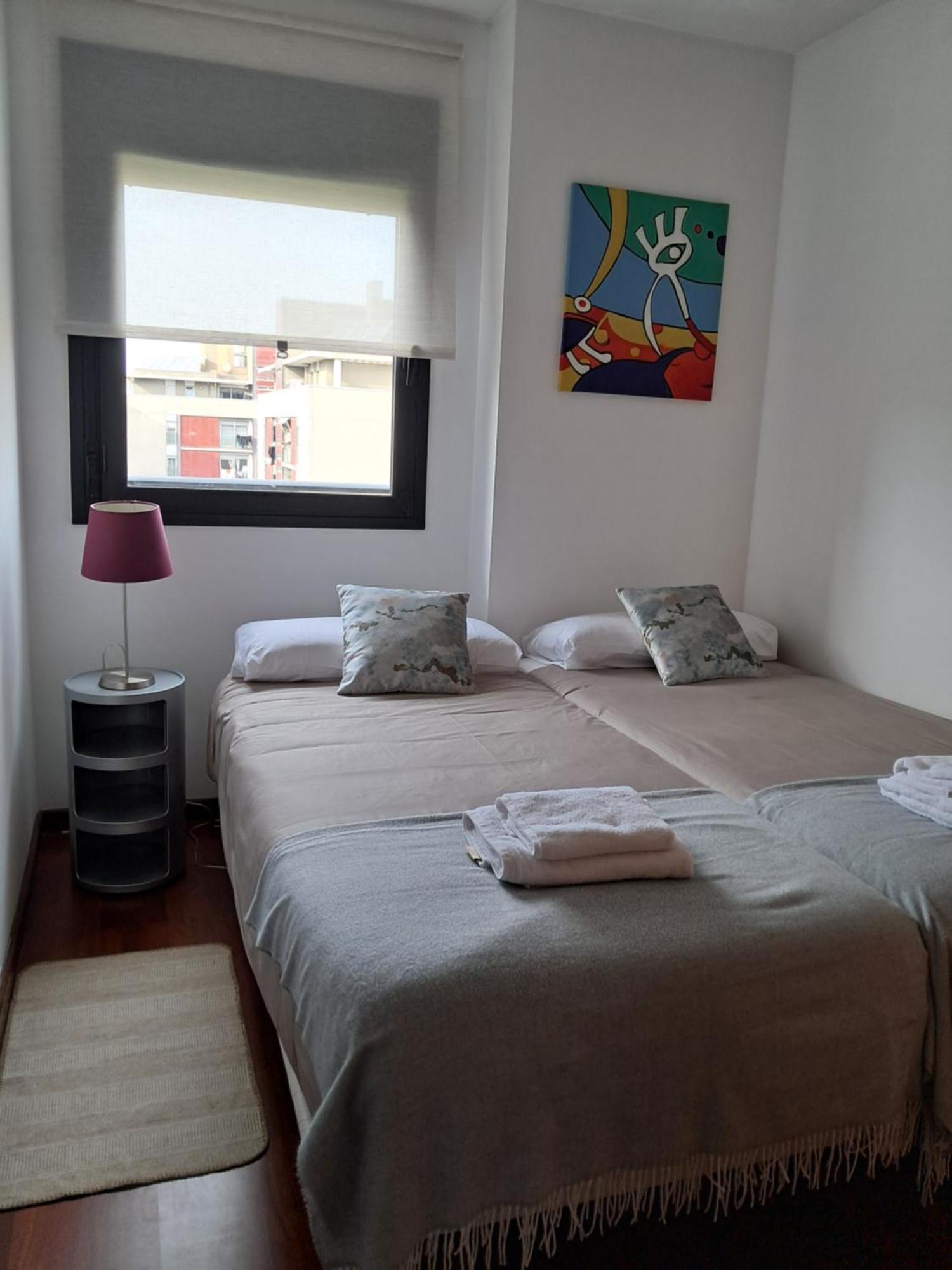 Modern Apartment, With Parking, Close To The Beach!! Sant Adria de Besos Buitenkant foto